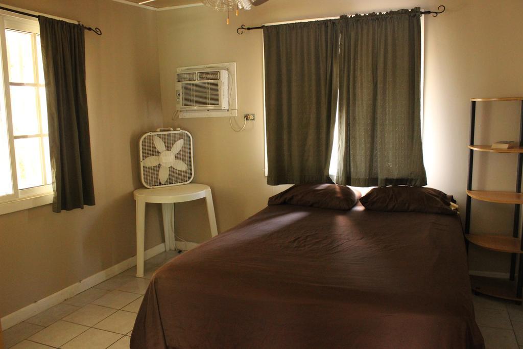 Cooper'S Inn Utila Phòng bức ảnh